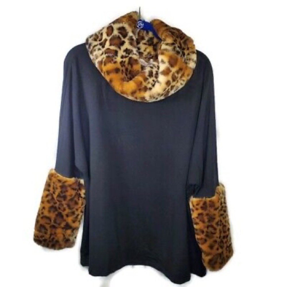 Philosophy Oversized Black and Faux Fur Leopard Print Tunic Top Size Small